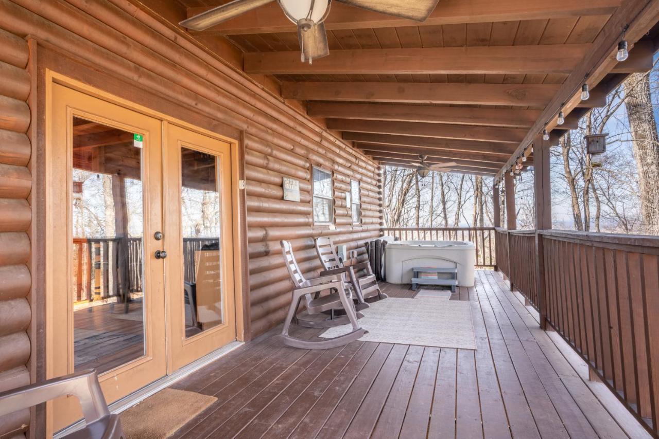 Comfort Cabin Bearway To Heaven W Private Hot Tub Pigeon Forge Exteriör bild