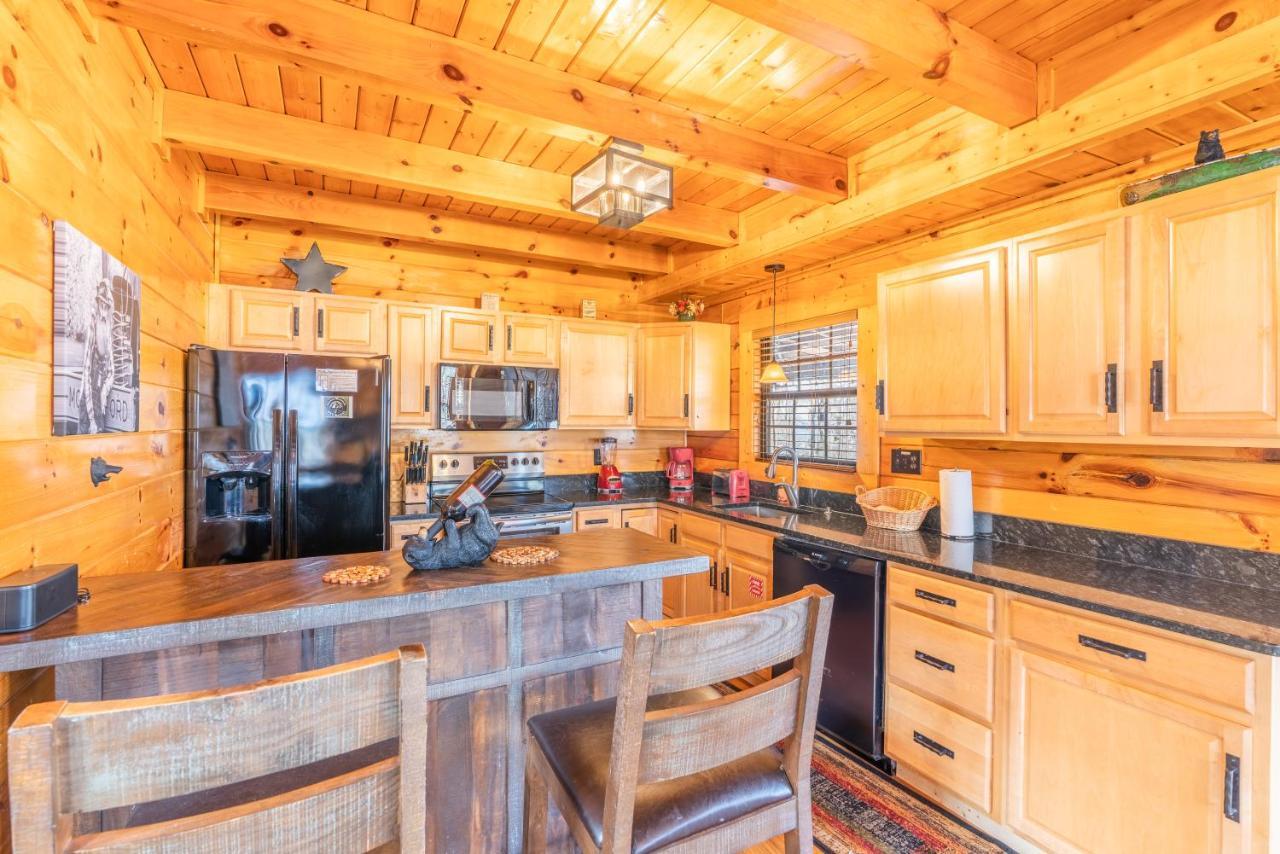 Comfort Cabin Bearway To Heaven W Private Hot Tub Pigeon Forge Exteriör bild