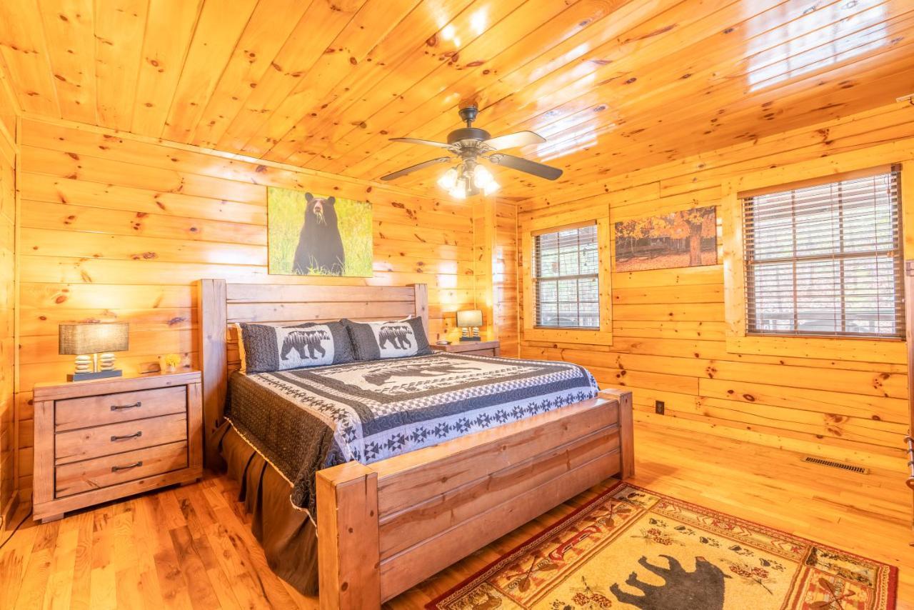 Comfort Cabin Bearway To Heaven W Private Hot Tub Pigeon Forge Exteriör bild