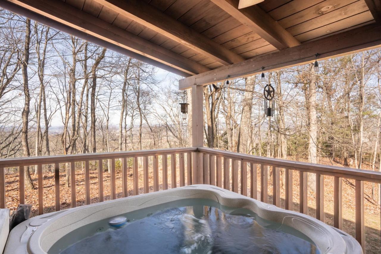 Comfort Cabin Bearway To Heaven W Private Hot Tub Pigeon Forge Exteriör bild