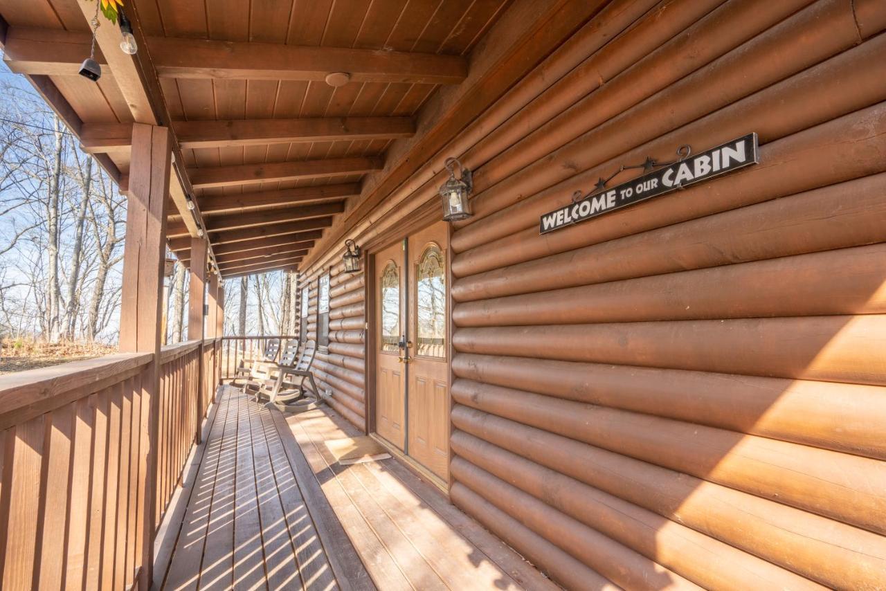 Comfort Cabin Bearway To Heaven W Private Hot Tub Pigeon Forge Exteriör bild
